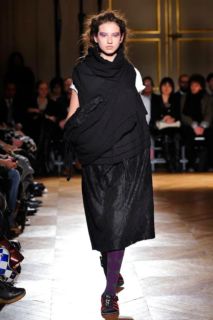 タオ 2010年秋冬 LOOK 28