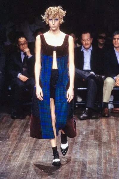 コムデギャルソン 2001秋冬 LOOK 39
