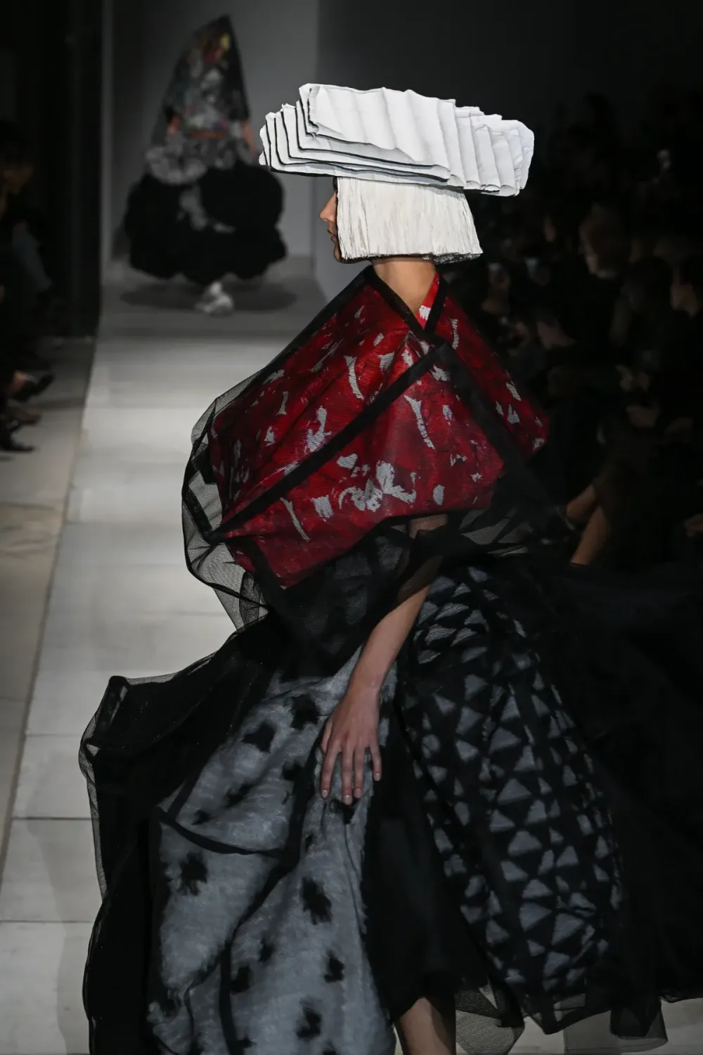 コムデギャルソン 2025年春夏 LOOK 13 / VIEW 2