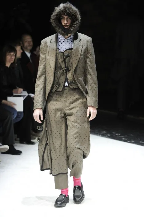 コムデギャルソンオムプリュス 2010秋冬 LOOK 11