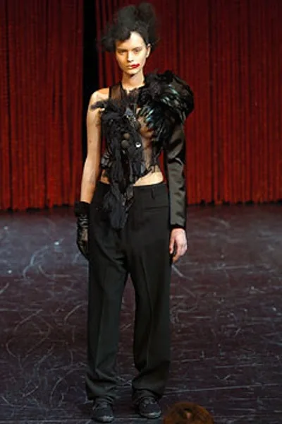 コムデギャルソン 2004秋冬 LOOK 17