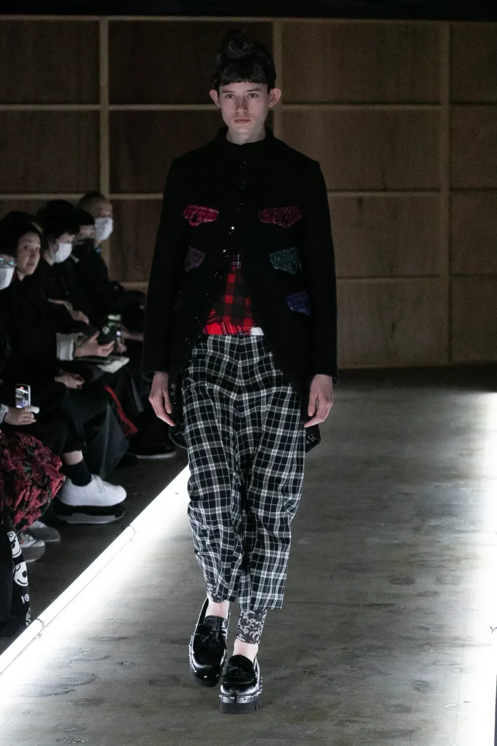 タオ 2023年秋冬 LOOK 17