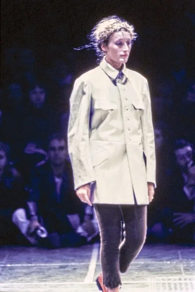 コムデギャルソン 1994秋冬 LOOK 4