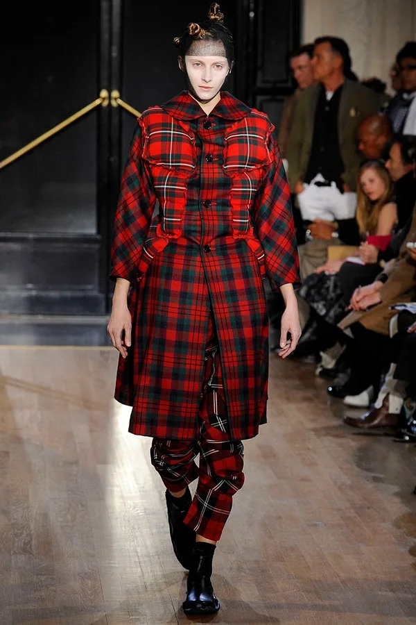 コムデギャルソン 2010秋冬 LOOK 18