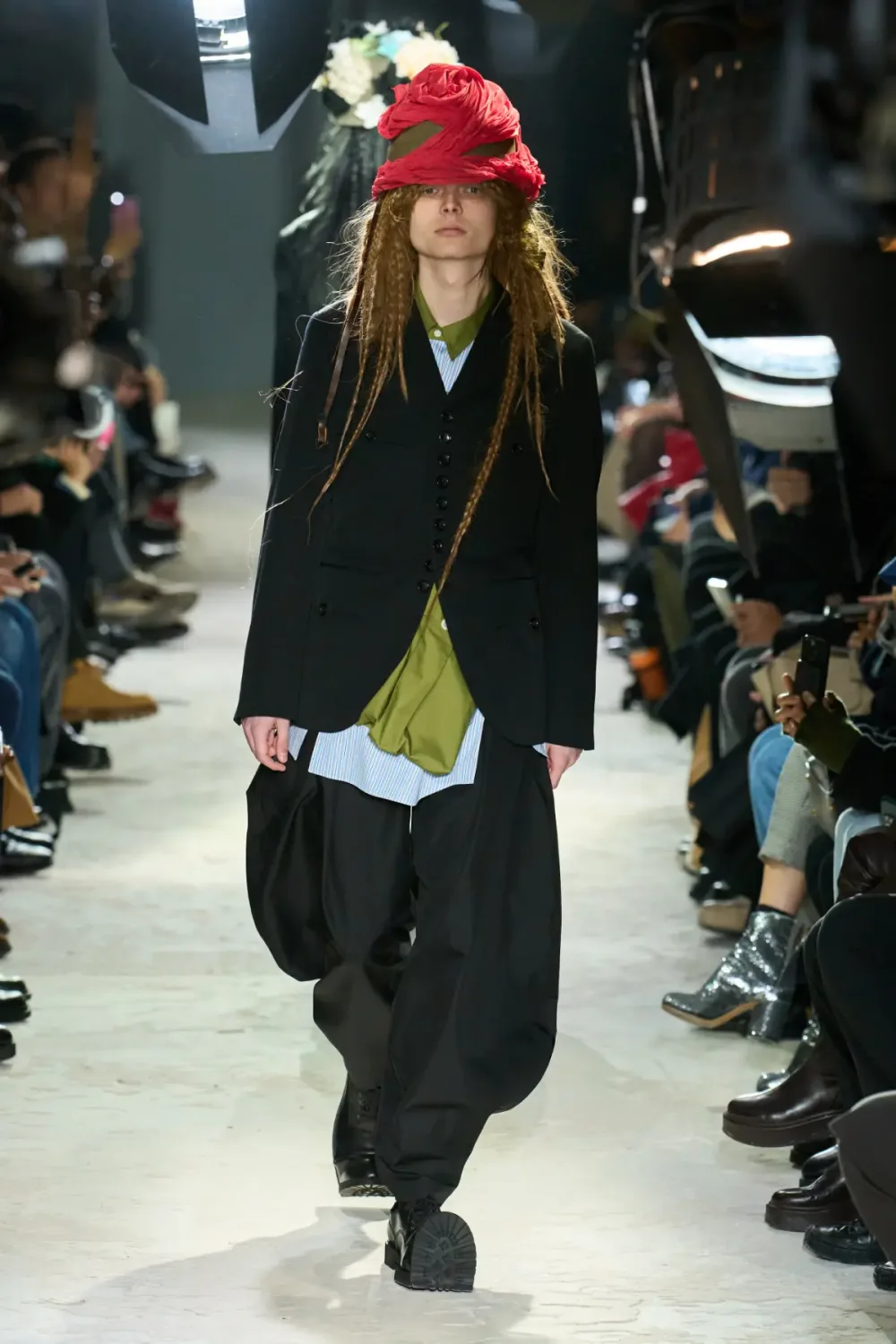 コムデギャルソンオムプリュス 2025年秋冬 LOOK 16