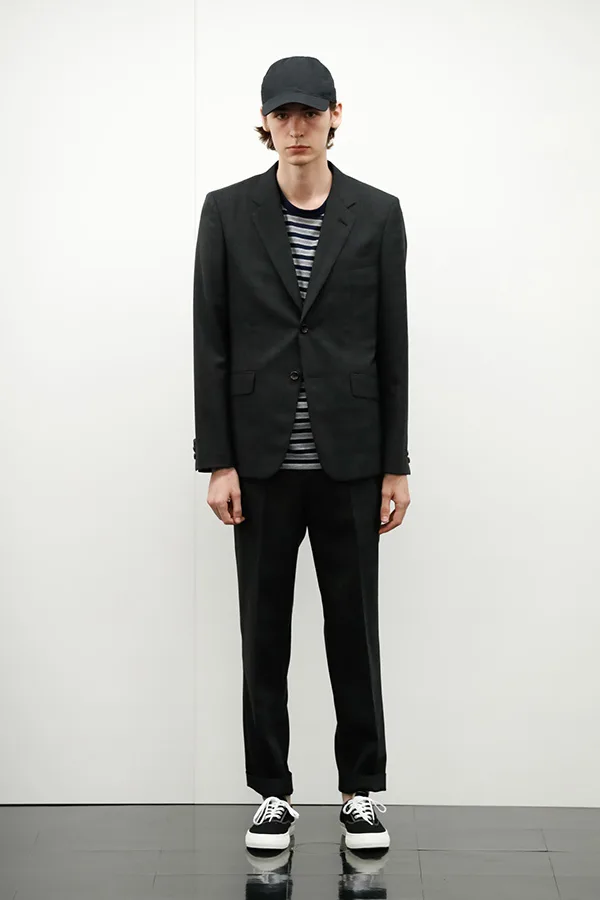 COMME des GARÇONS HOMME 2018年春夏コレクション LOOK 1