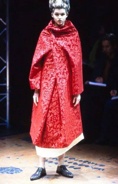 COMME des GARÇONS 1996 AWの同シーズン掲載写真。