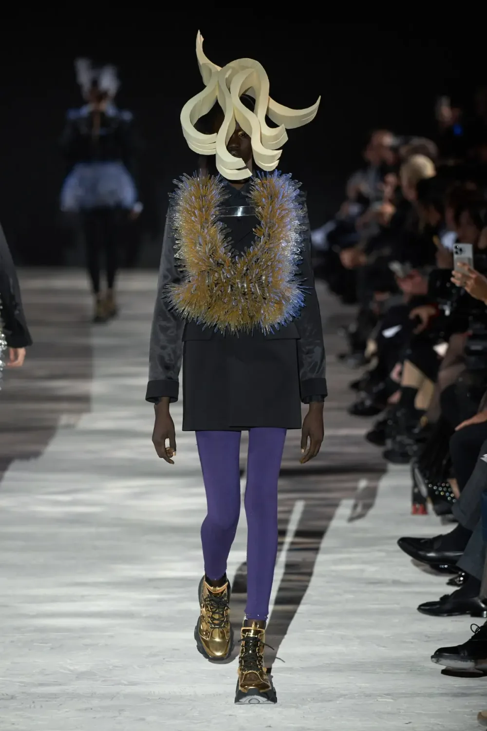 ノワールケイニノミヤ 2025年秋冬 LOOK 6
