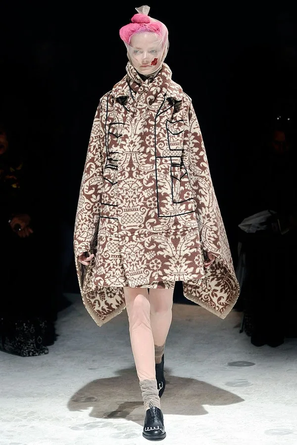 コムデギャルソン 2009秋冬 LOOK 16