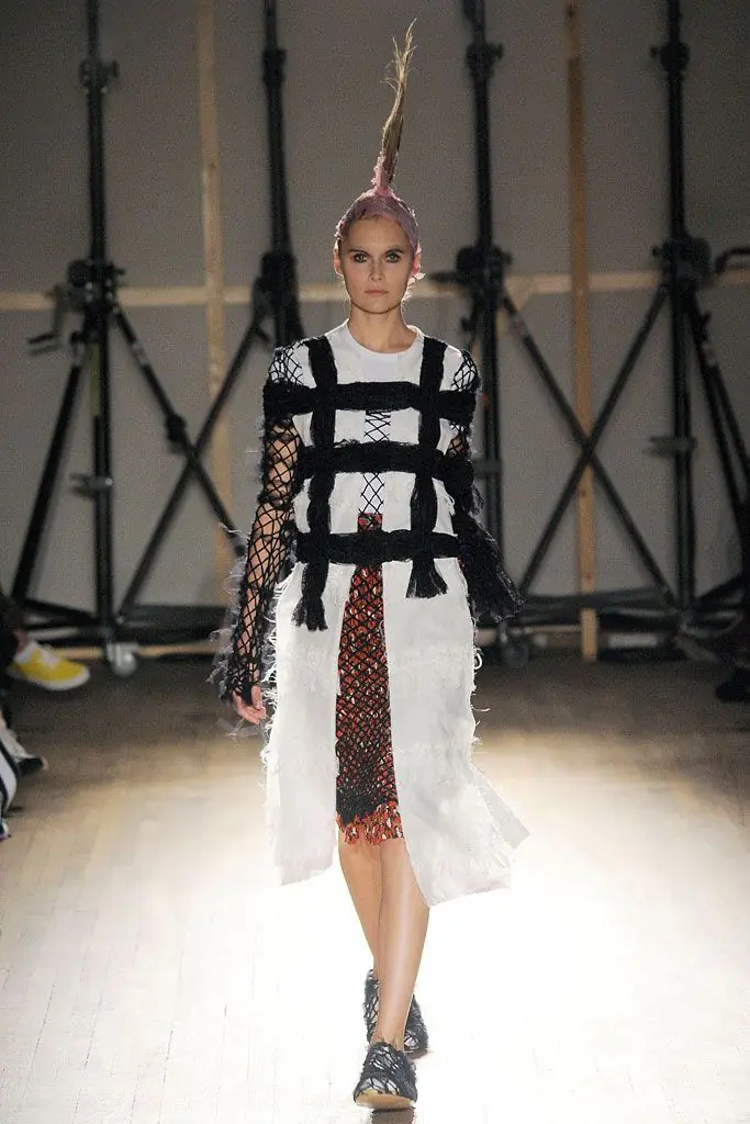 タオ 2010年春夏 LOOK 12