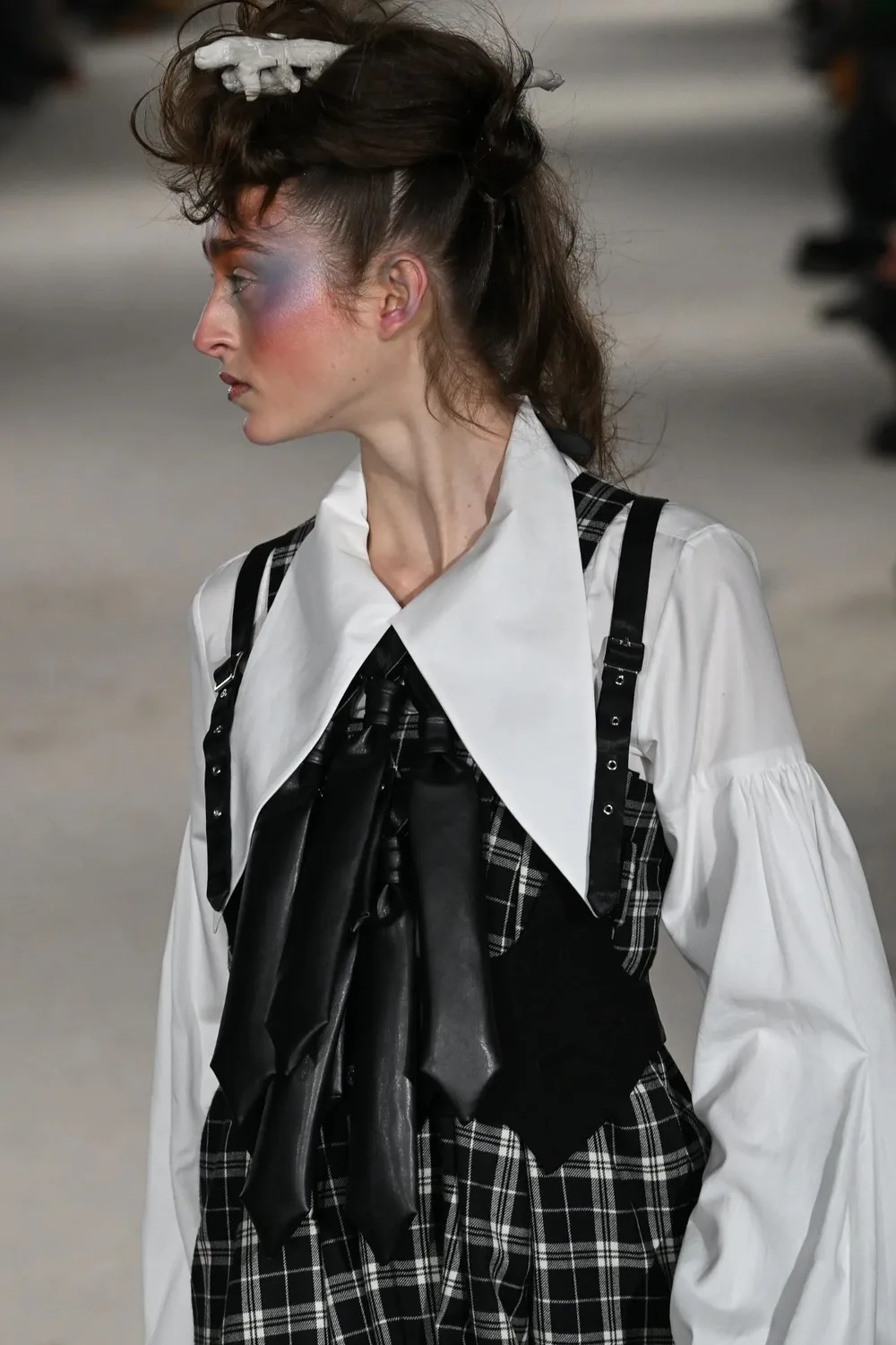 ノワールケイニノミヤ 2024年秋冬 LOOK 17 / VIEW 2