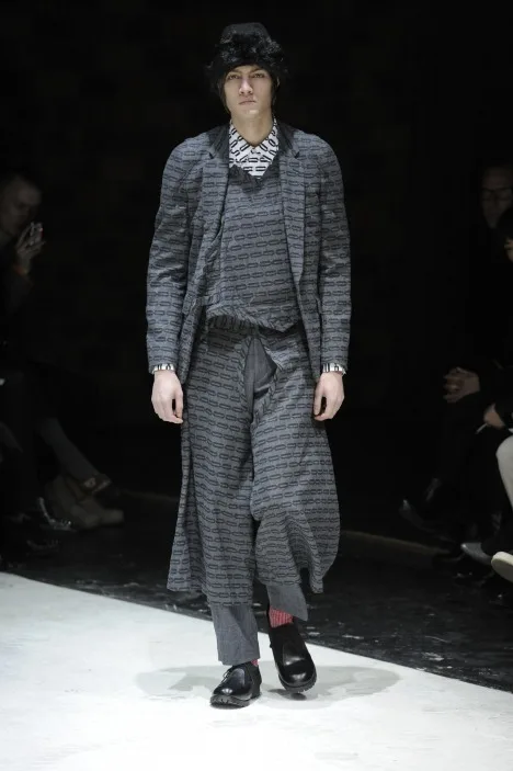 コムデギャルソンオムプリュス 2010秋冬 LOOK 30