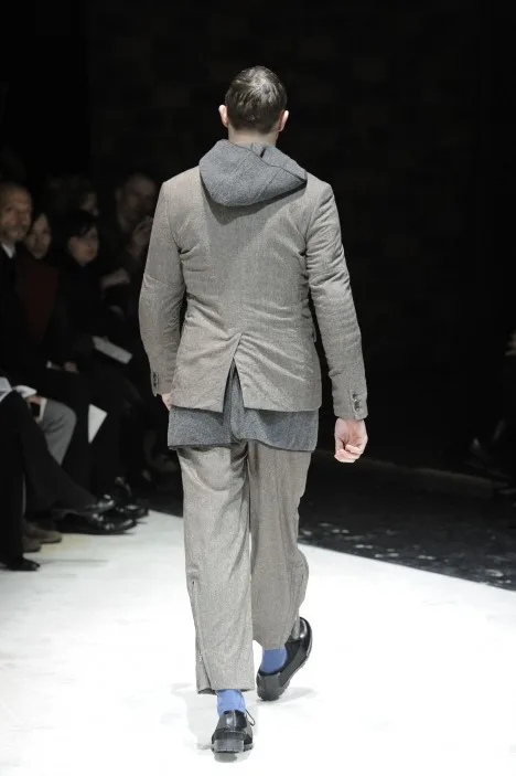 コムデギャルソンオムプリュス 2010秋冬 LOOK 16 / VIEW 3