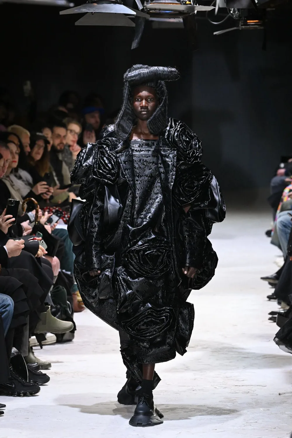 コムデギャルソン 2024年秋冬 LOOK 11