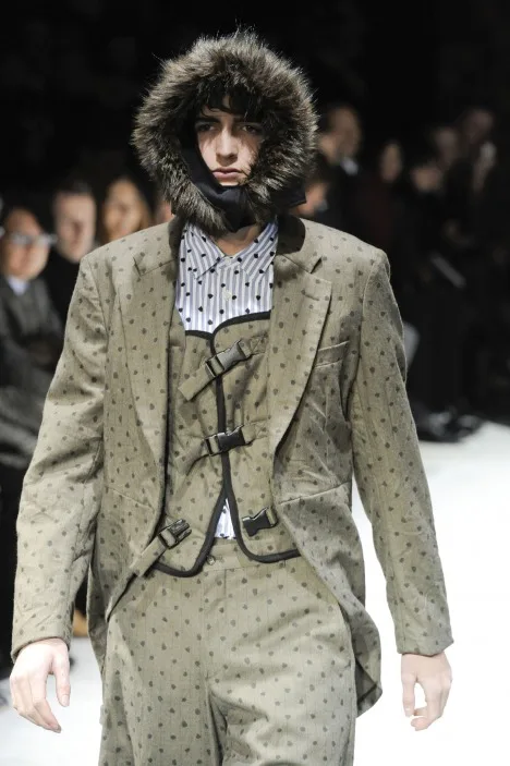 コムデギャルソンオムプリュス 2010秋冬 LOOK 11 / VIEW 2