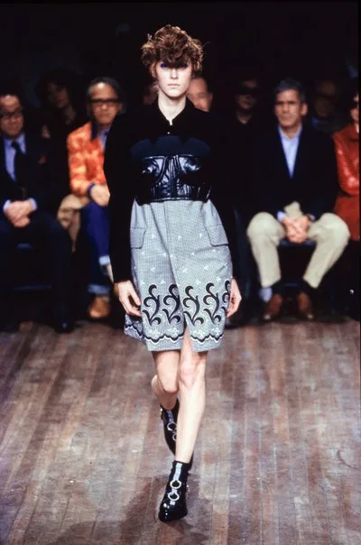 コムデギャルソン 2001秋冬 LOOK 8