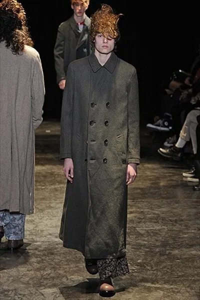 コムデギャルソンオムプリュス 2011秋冬 LOOK 22