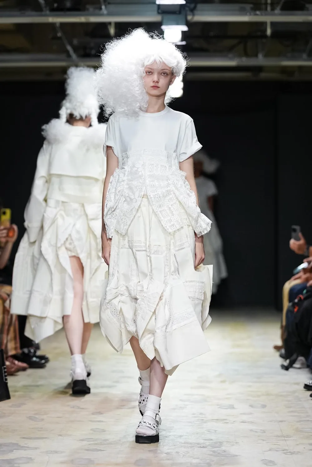 タオ 2027年春夏 LOOK 3