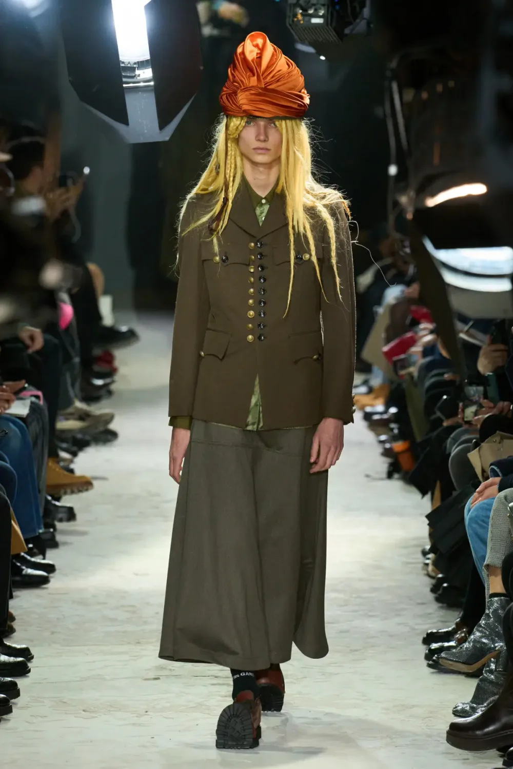 コムデギャルソンオムプリュス 2025年秋冬 LOOK 2
