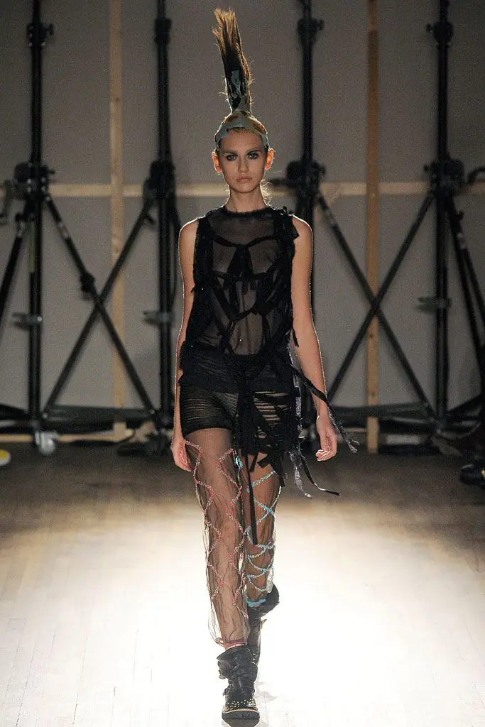 タオ 2010年春夏 LOOK 8