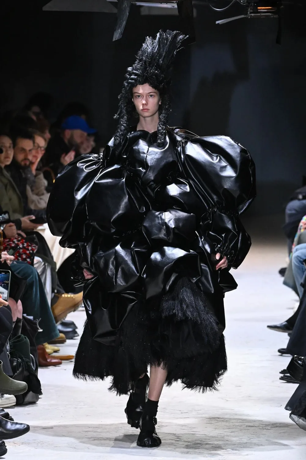 コムデギャルソン 2024年秋冬 LOOK 2
