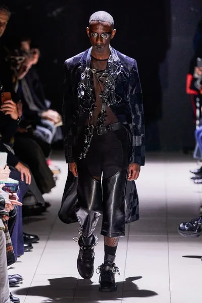コムデギャルソンオムプリュス 2019秋冬 LOOK 19