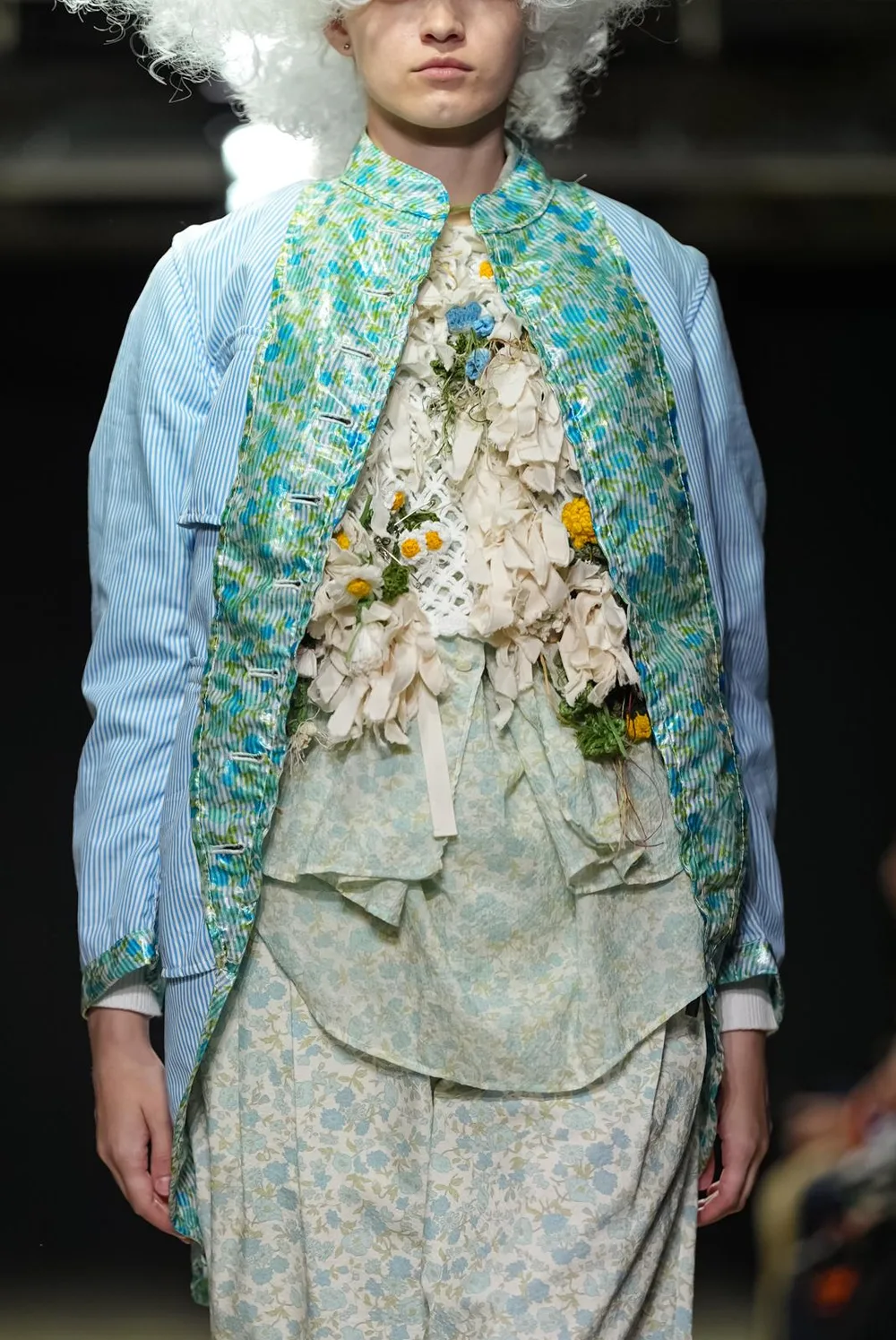 タオ 2027年春夏 LOOK 23 / VIEW 2