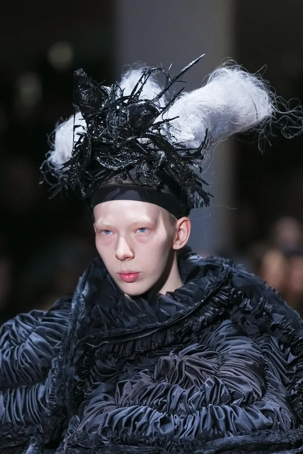 コムデギャルソン 2026年秋冬 LOOK 1 / VIEW 3
