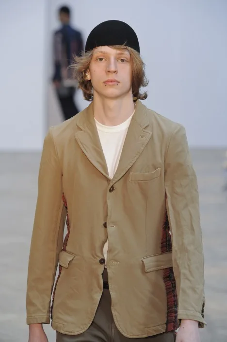 コムデギャルソンオムプリュス 2010春夏 LOOK 24 / VIEW 2