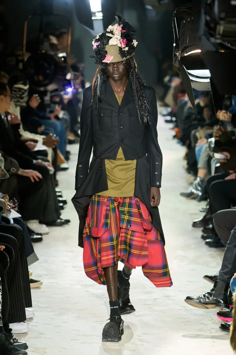 コムデギャルソンオムプリュス 2025年秋冬 LOOK 27