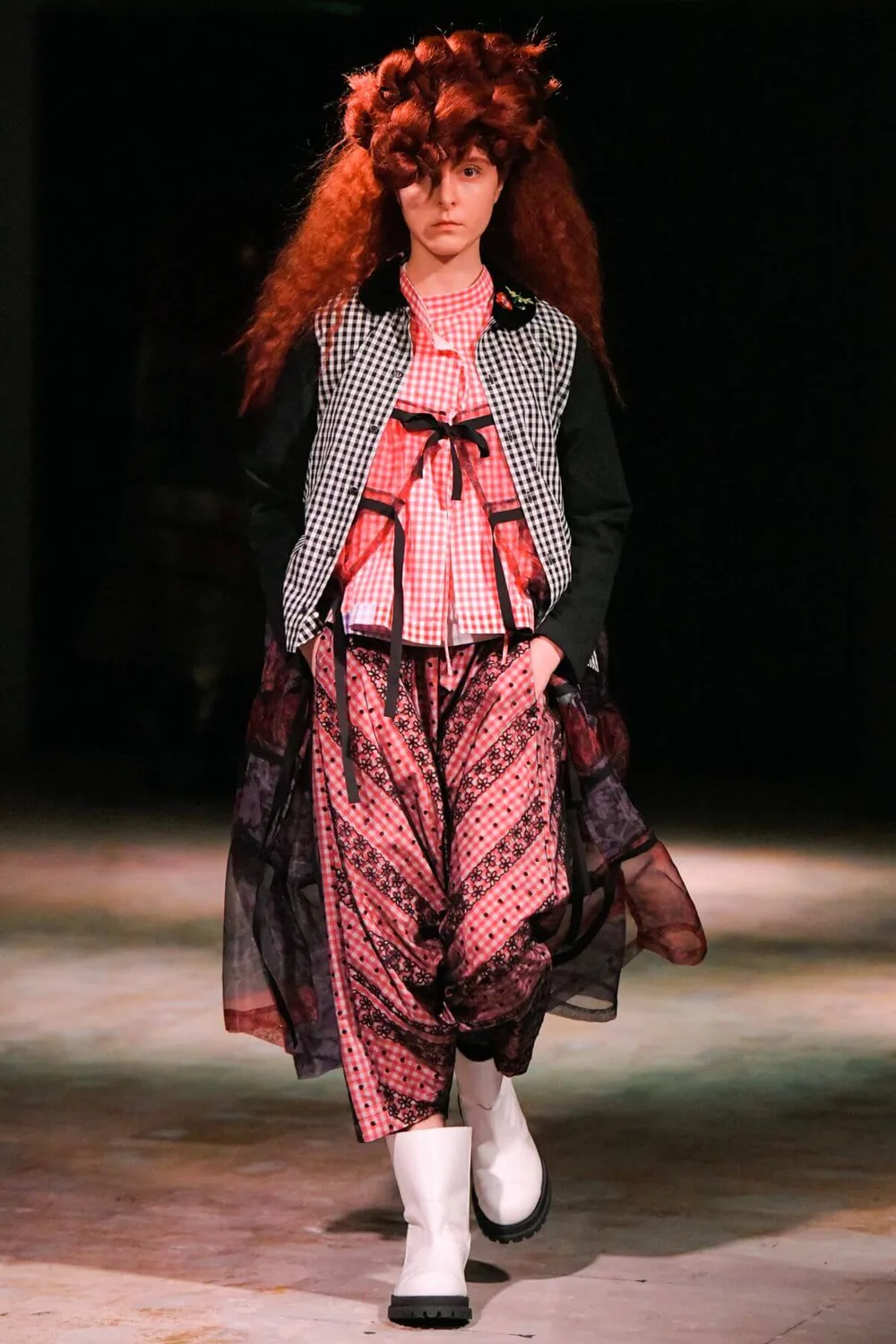 タオ 2022年秋冬 LOOK 16