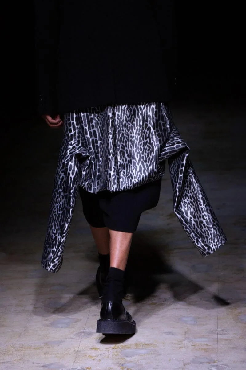 コムデギャルソンオムプリュス 2022年秋冬 LOOK 16 / VIEW 2