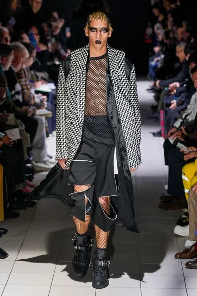 コムデギャルソンオムプリュス 2019秋冬 LOOK 4
