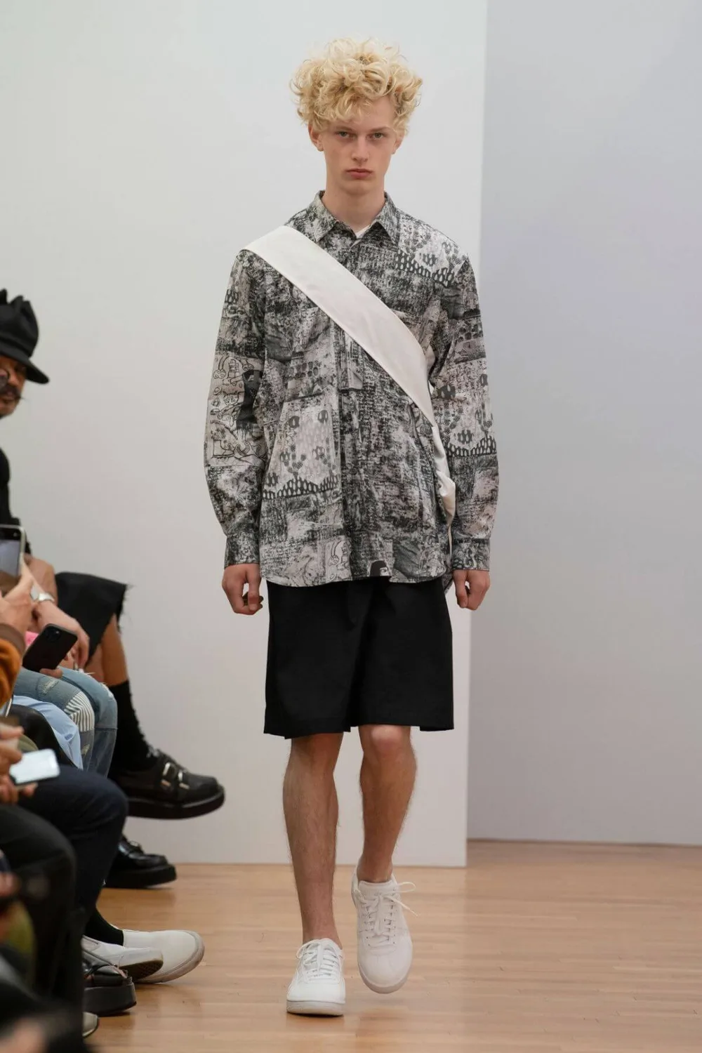 コムデギャルソンシャツ 2023年春夏 LOOK 22