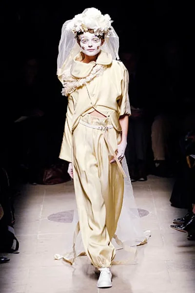 COMME des GARÇONS 2005 AWの同シーズン掲載写真。