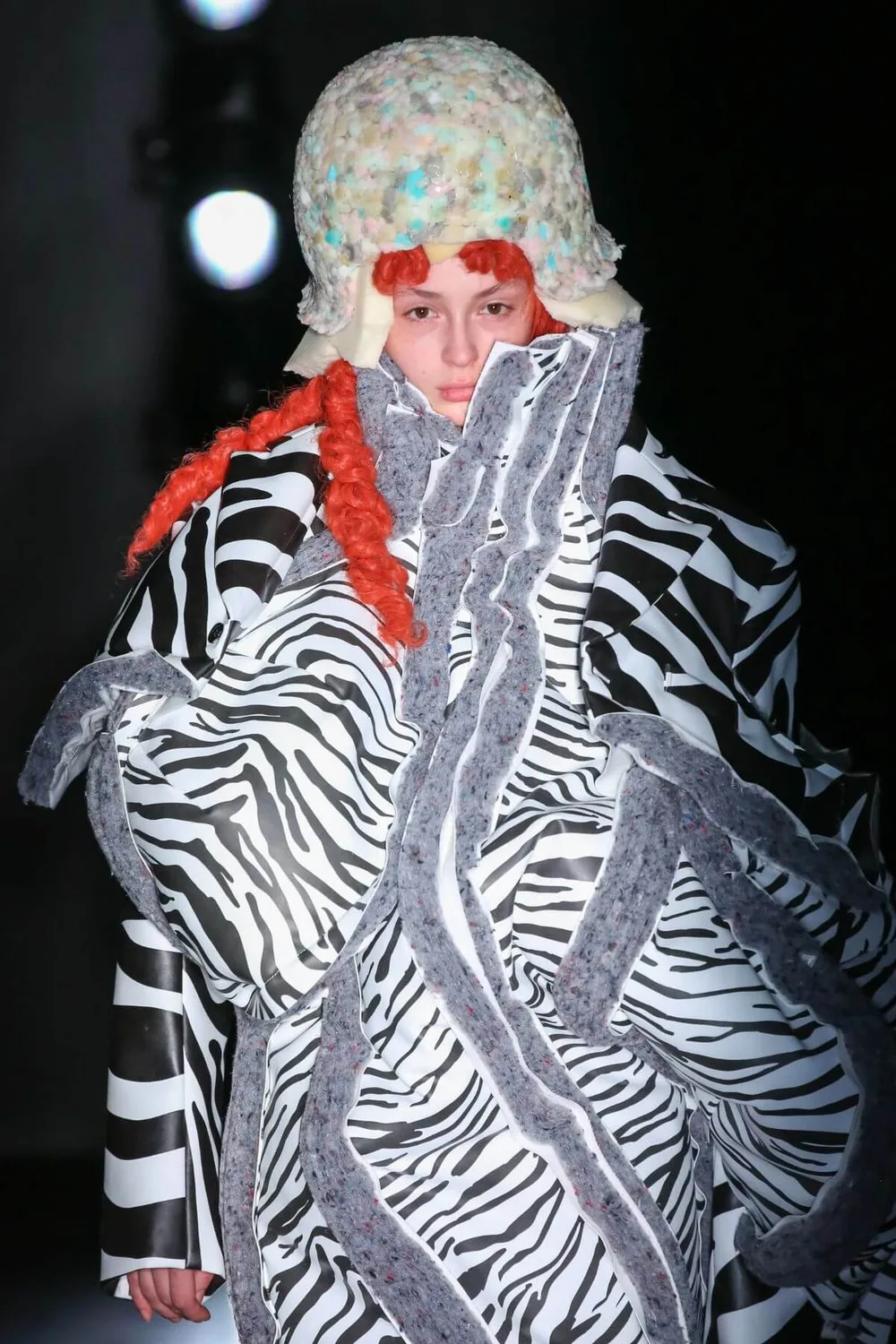 コムデギャルソン 2022年秋冬 LOOK 9 / VIEW 2
