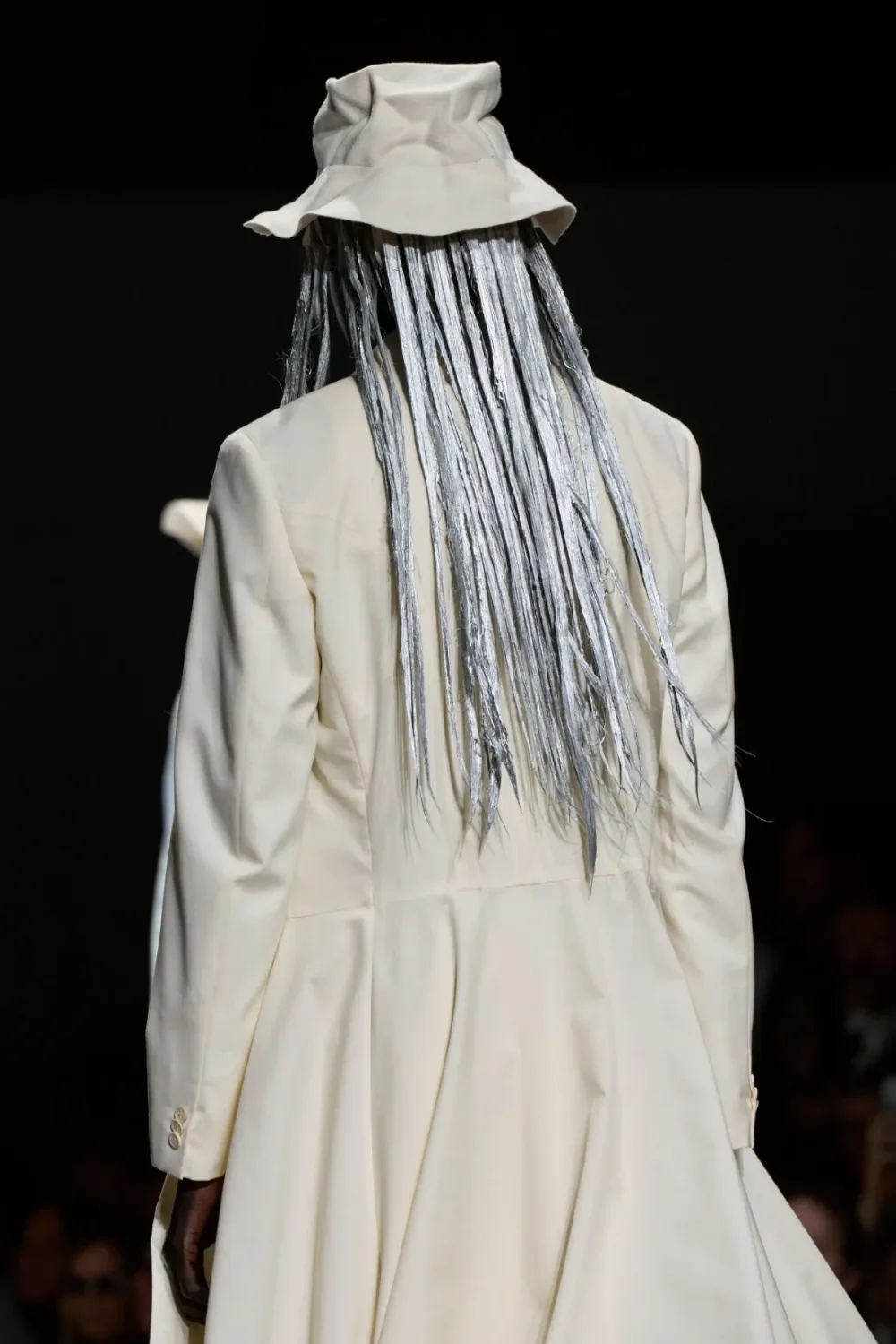 コムデギャルソンオムプリュス 2027年春夏 LOOK 13 / VIEW 3