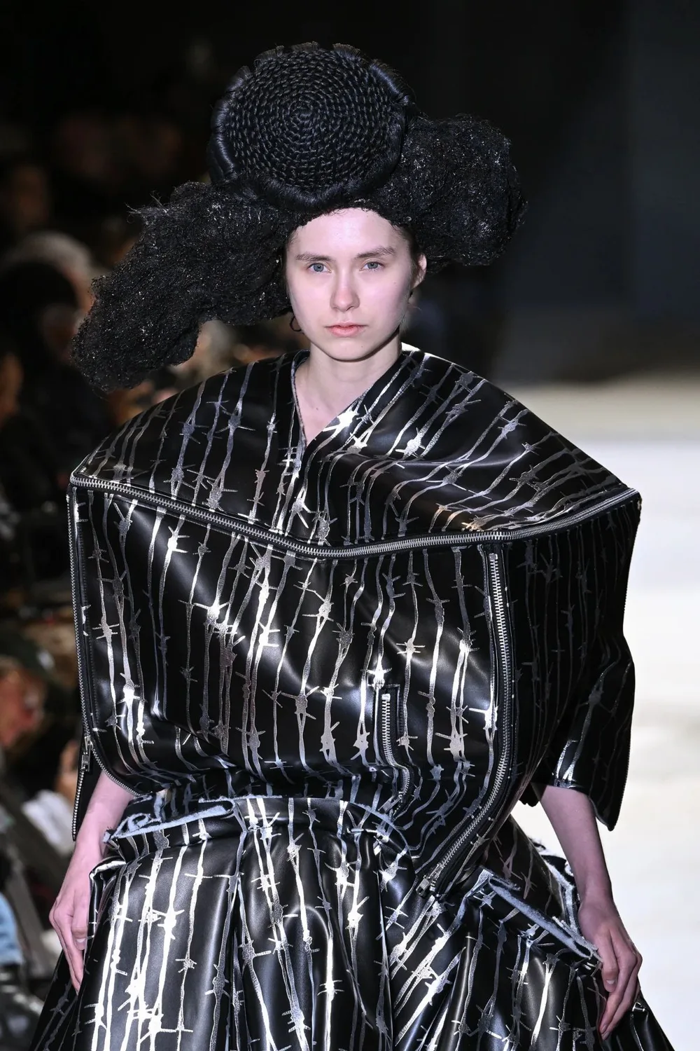 コムデギャルソン 2024年秋冬 LOOK 14 / VIEW 2