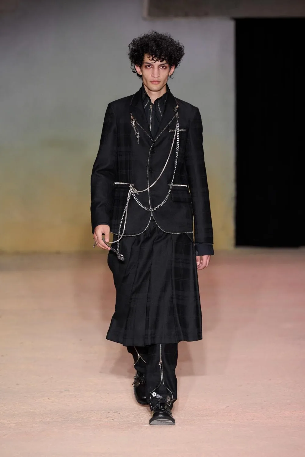 ディーエスエムケイニノミヤ 2027年春夏 LOOK 3