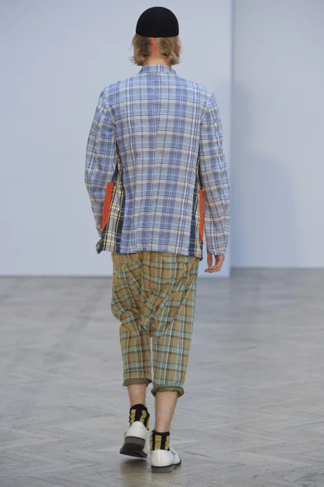 コムデギャルソンオムプリュス 2010春夏 LOOK 32 / VIEW 3