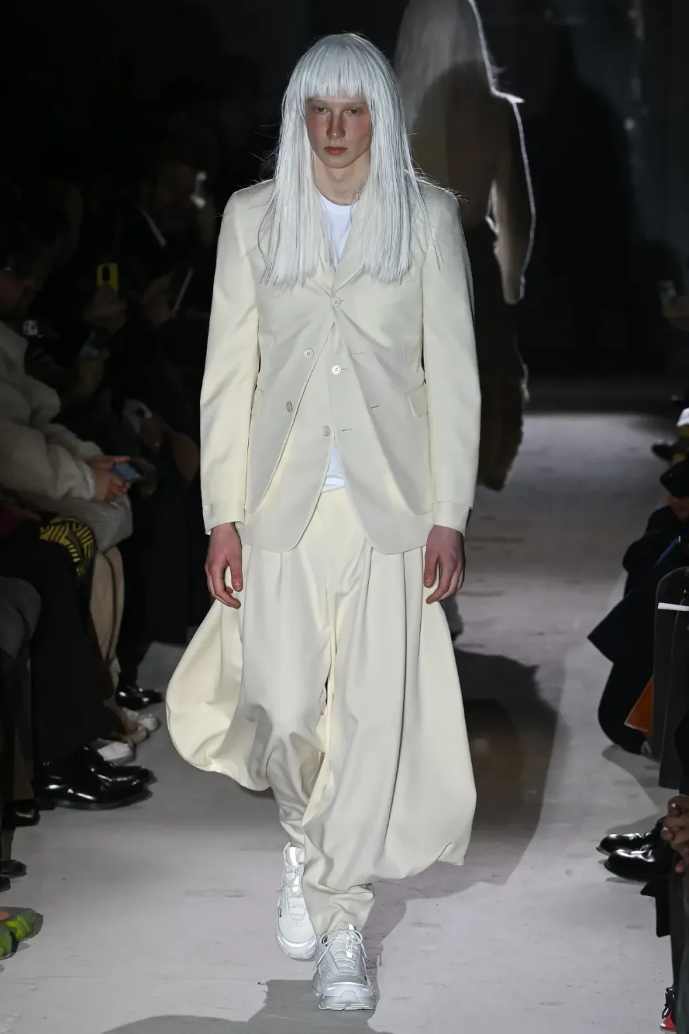 コムデギャルソンオムプリュス 2024年秋冬 LOOK 2