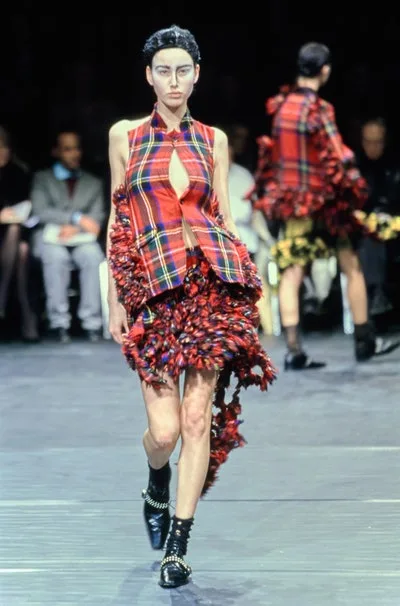 コムデギャルソン 2000秋冬 LOOK 11
