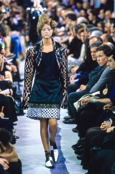 コムデギャルソン 2001春夏 LOOK 54