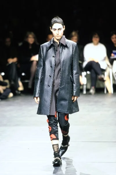 コムデギャルソン 2000秋冬 LOOK 3