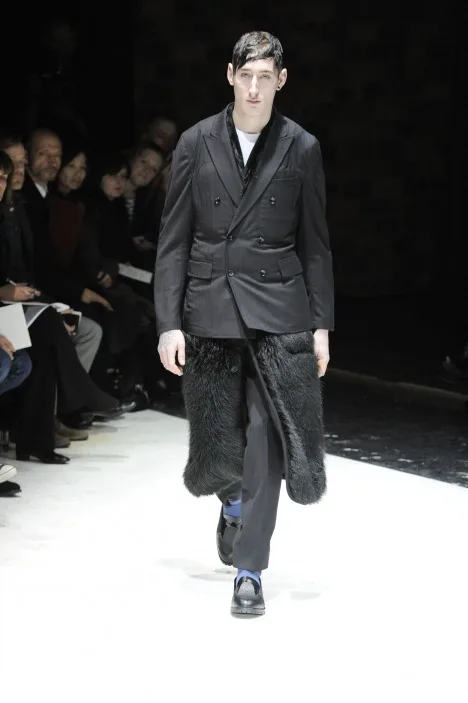 コムデギャルソンオムプリュス 2010秋冬 LOOK 25