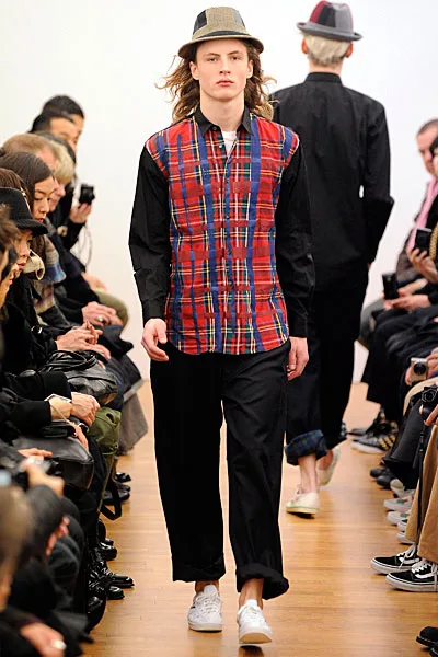 コムデギャルソンシャツ 2010秋冬 LOOK 24