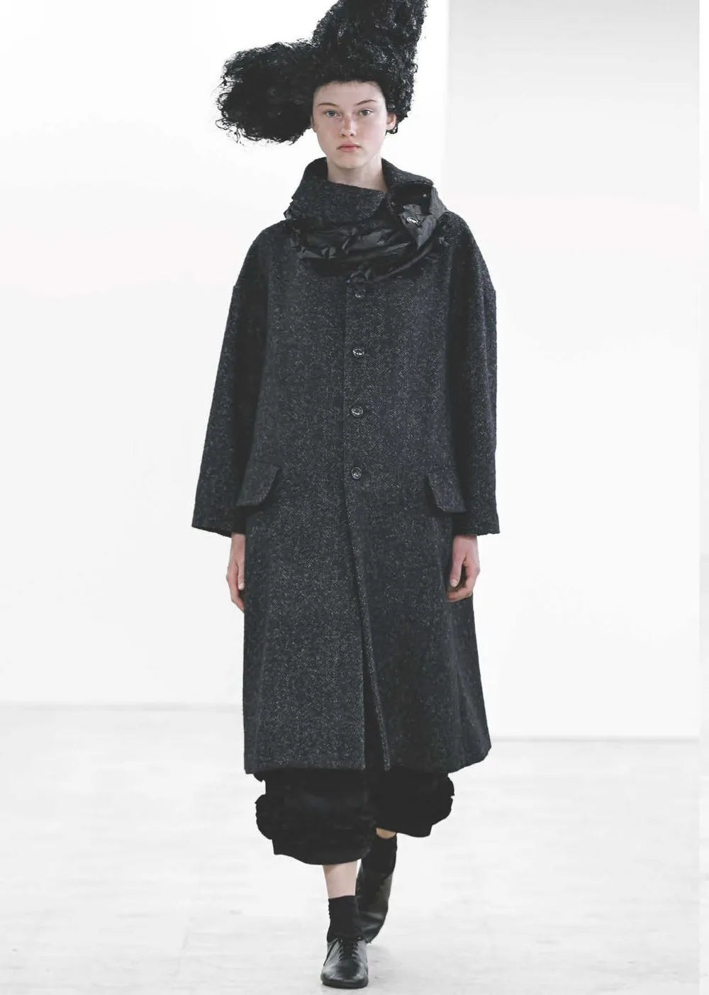 COMME des GARÇONS 2 2025 AWの同シーズン掲載写真。