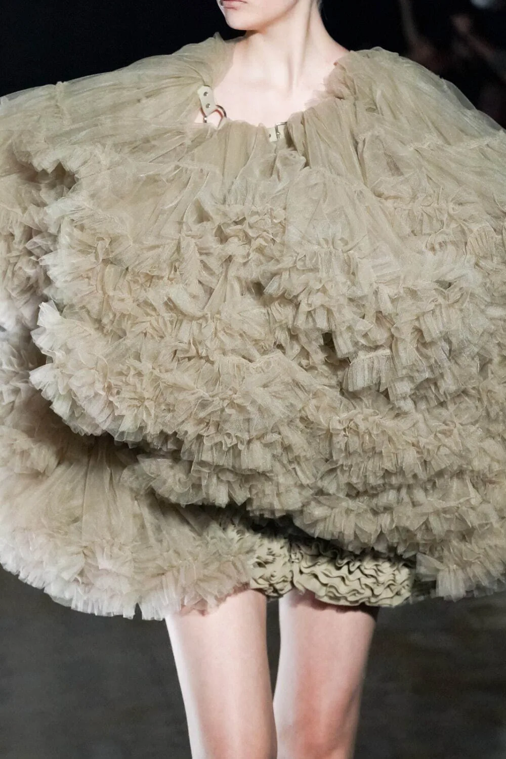 ノワールケイニノミヤ 2022年春夏 LOOK 24 / VIEW 2