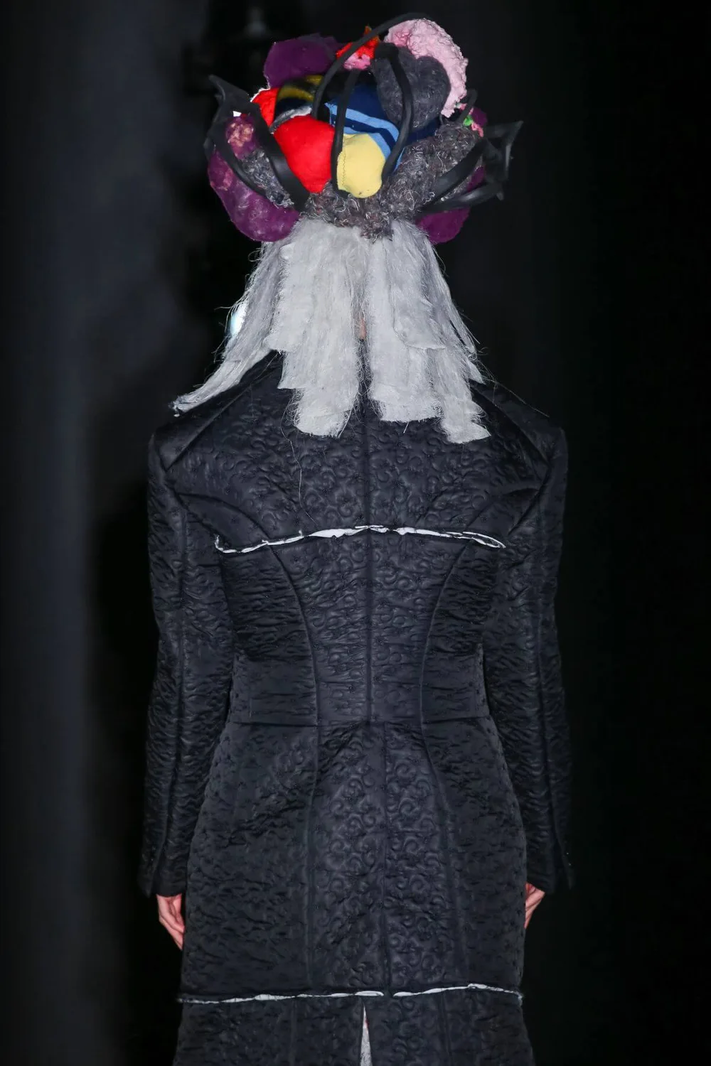 コムデギャルソン 2022年秋冬 LOOK 3 / VIEW 4