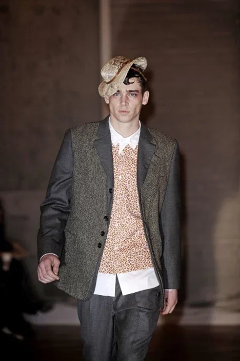 コムデギャルソンオムプリュス 2009秋冬 LOOK 5 / VIEW 2